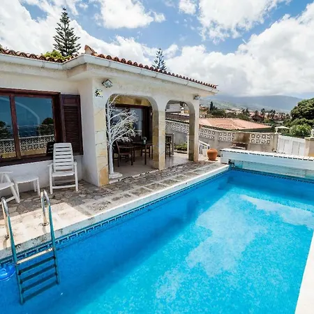 La Favorita 펜션 라오로타바